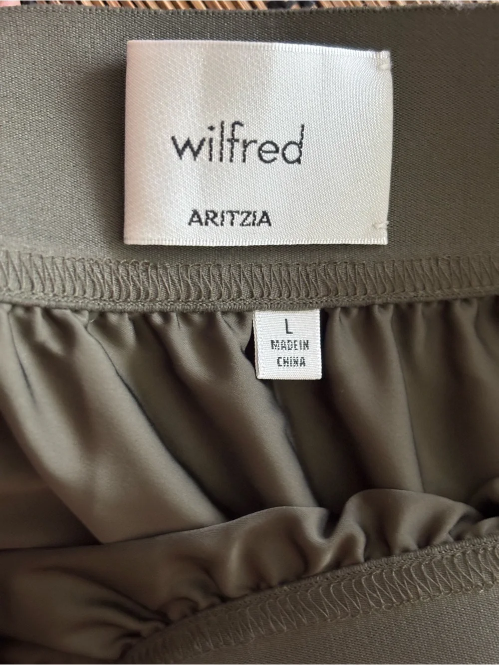 Aritzia Wilfred Twirl Skirt in Dark Green Size L like new